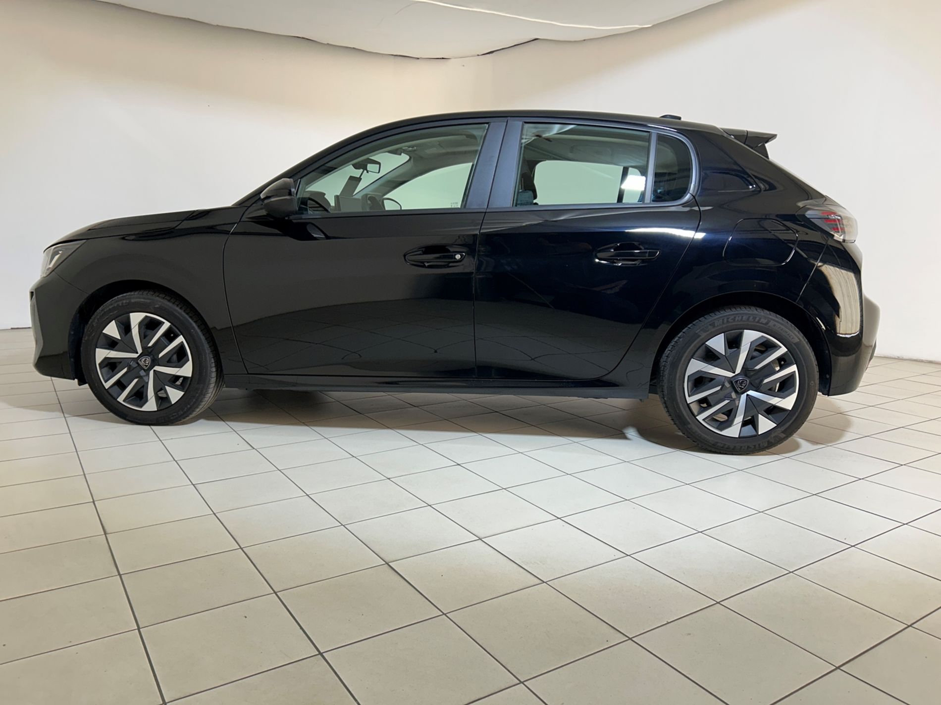 Peugeot 208 1.2 Active s&s 100cv - Autoviemme