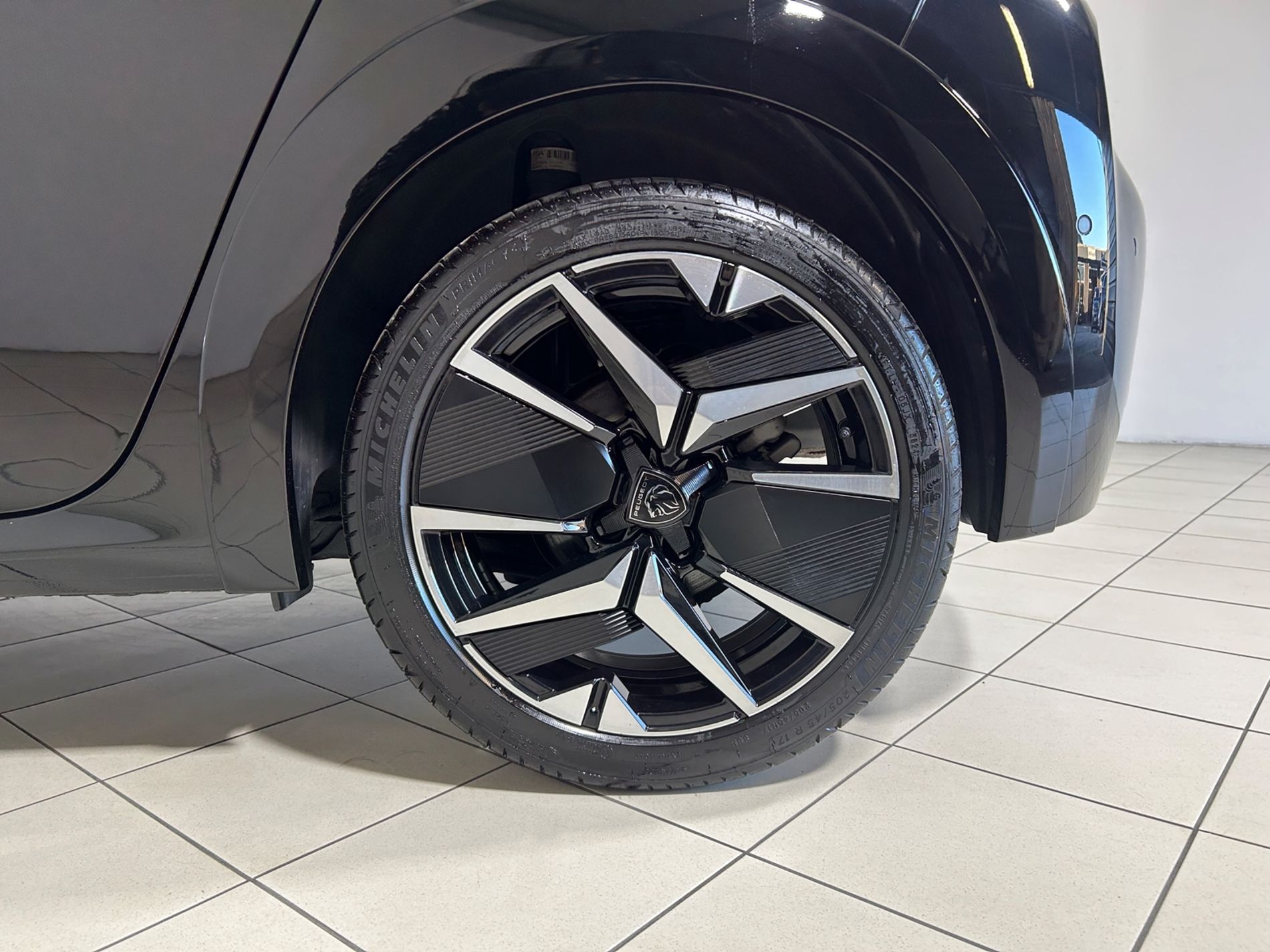 208 hybrid GT 145cv - Autoviemme