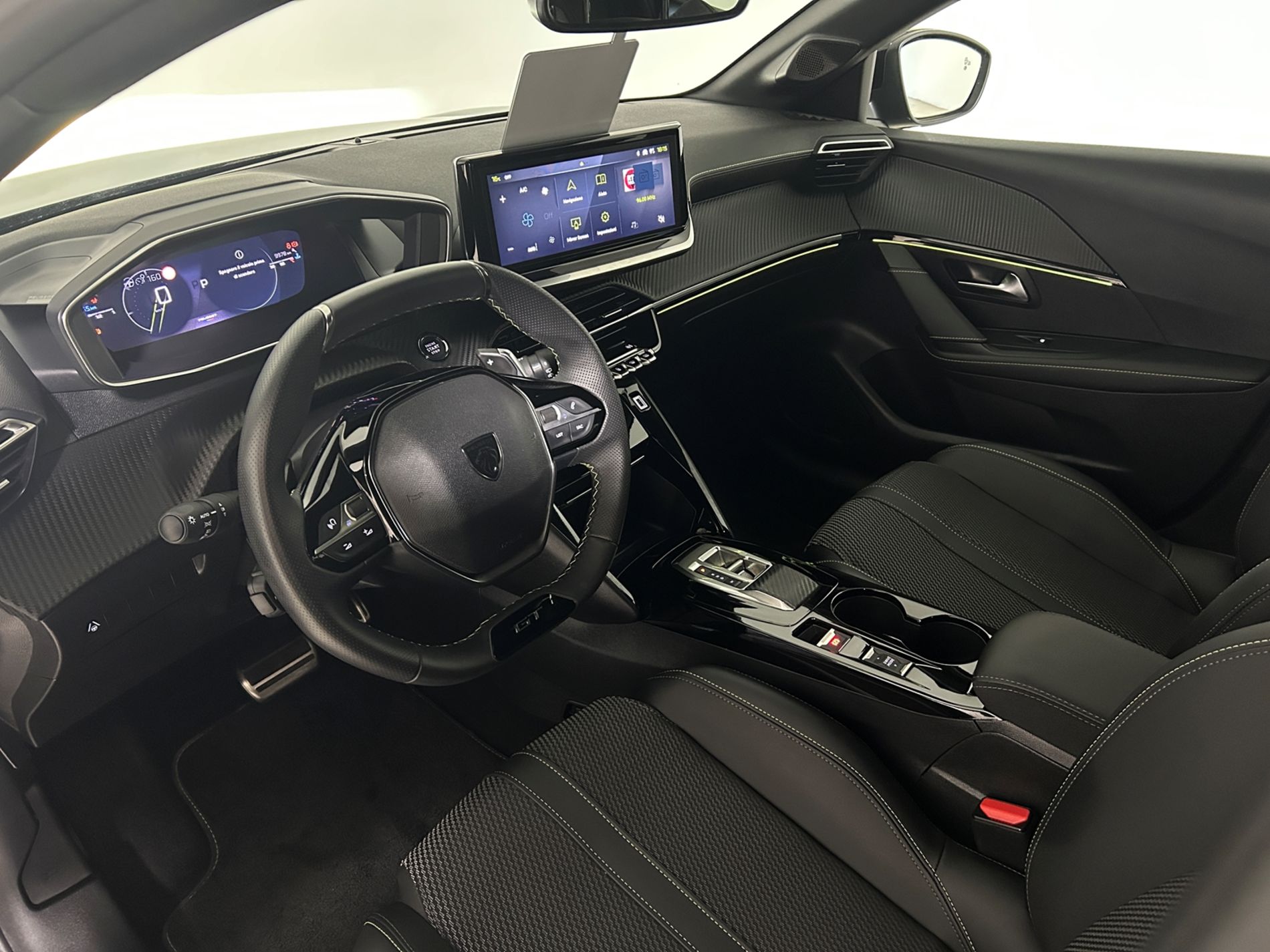 208 hybrid GT 145cv - Autoviemme