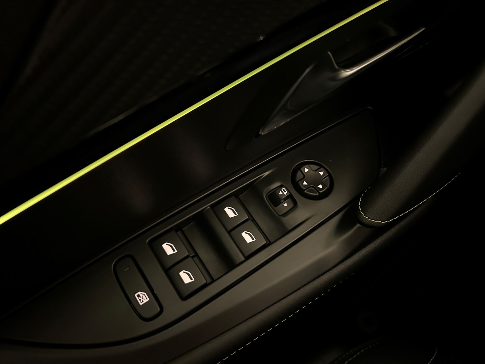 208 hybrid GT 145cv - Autoviemme