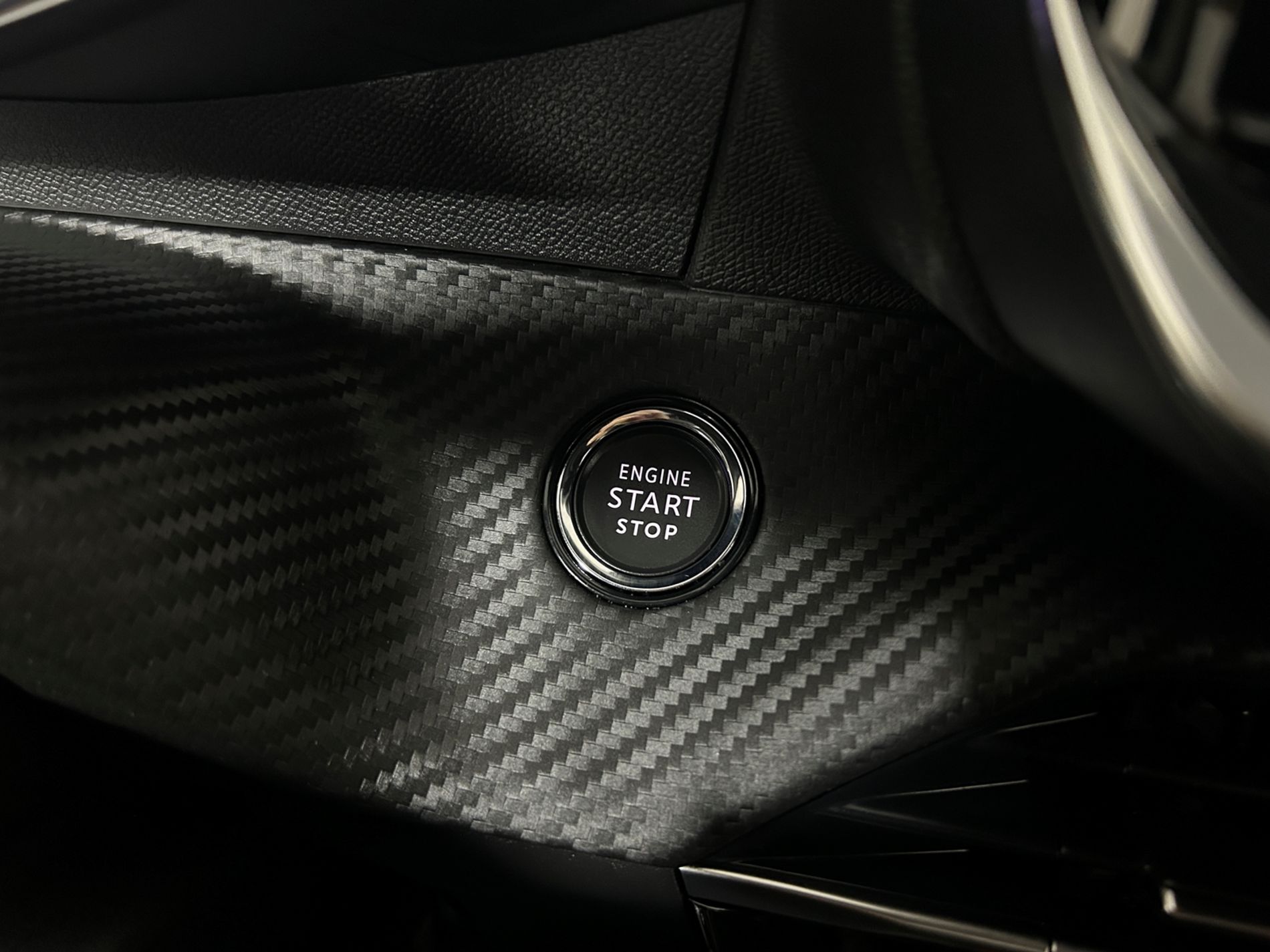 208 hybrid GT 145cv - Autoviemme