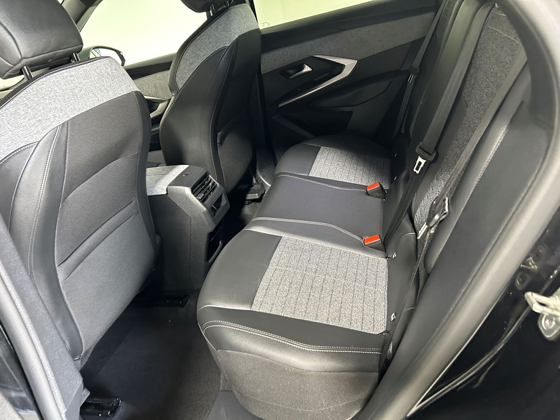 Peugeot 3008 1.2 hybrid Active 100cv e-dcs 6   - Autoviemme