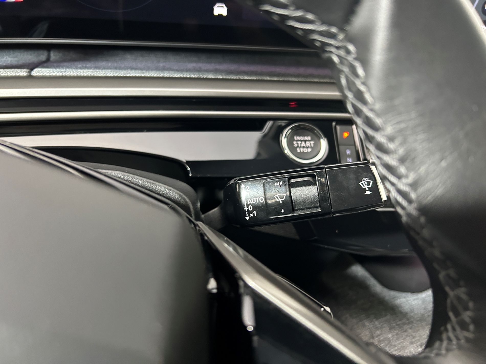 Peugeot 3008 1.2 hybrid Active 100cv e-dcs 6   - Autoviemme