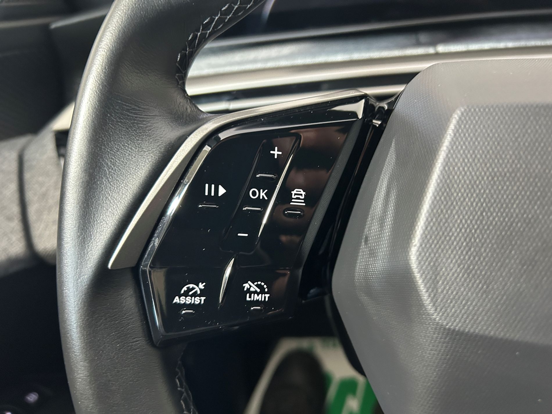 Peugeot 3008 1.2 hybrid Active 100cv e-dcs 6   - Autoviemme
