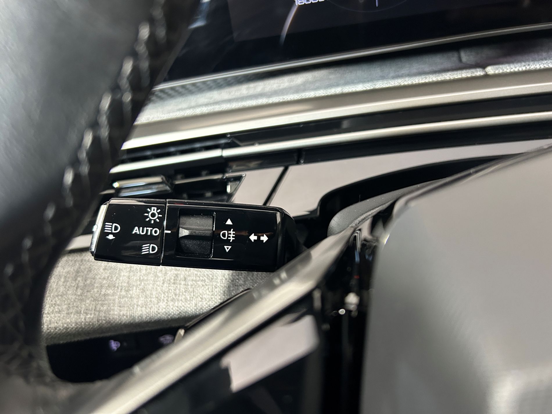 Peugeot 3008 1.2 hybrid Active 100cv e-dcs 6   - Autoviemme