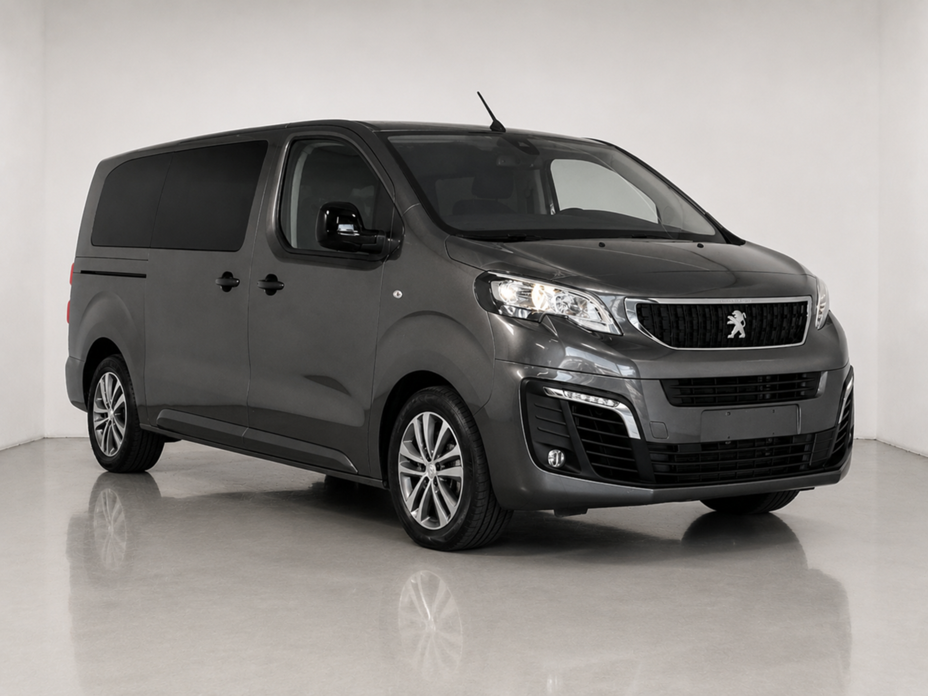 Peugeot Traveller Allure 8p M1 2.0 compact S&S - Autoviemme