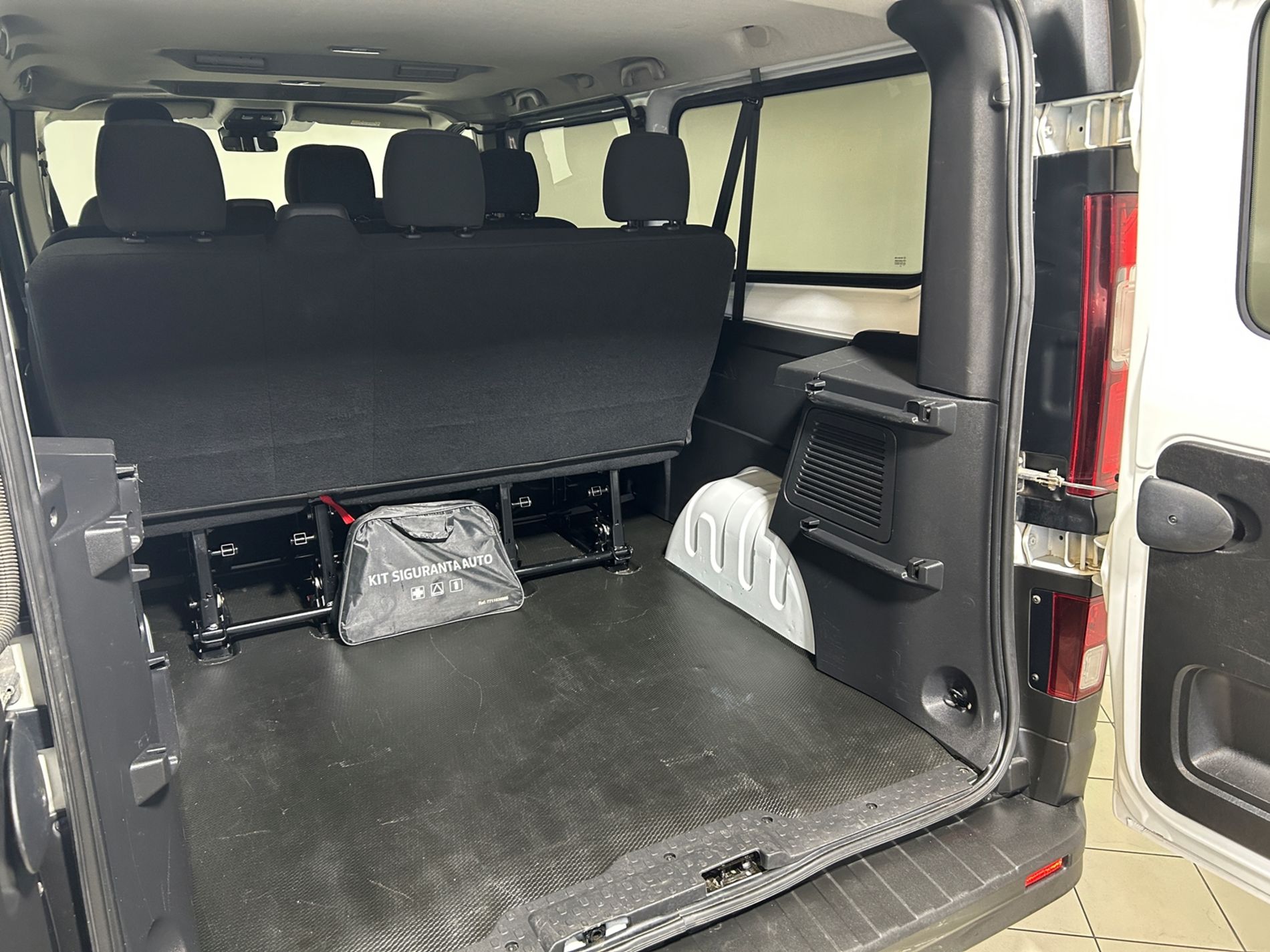 Renault trafic 2.0 dci 110cv L2H1 Autentic - Autoviemme