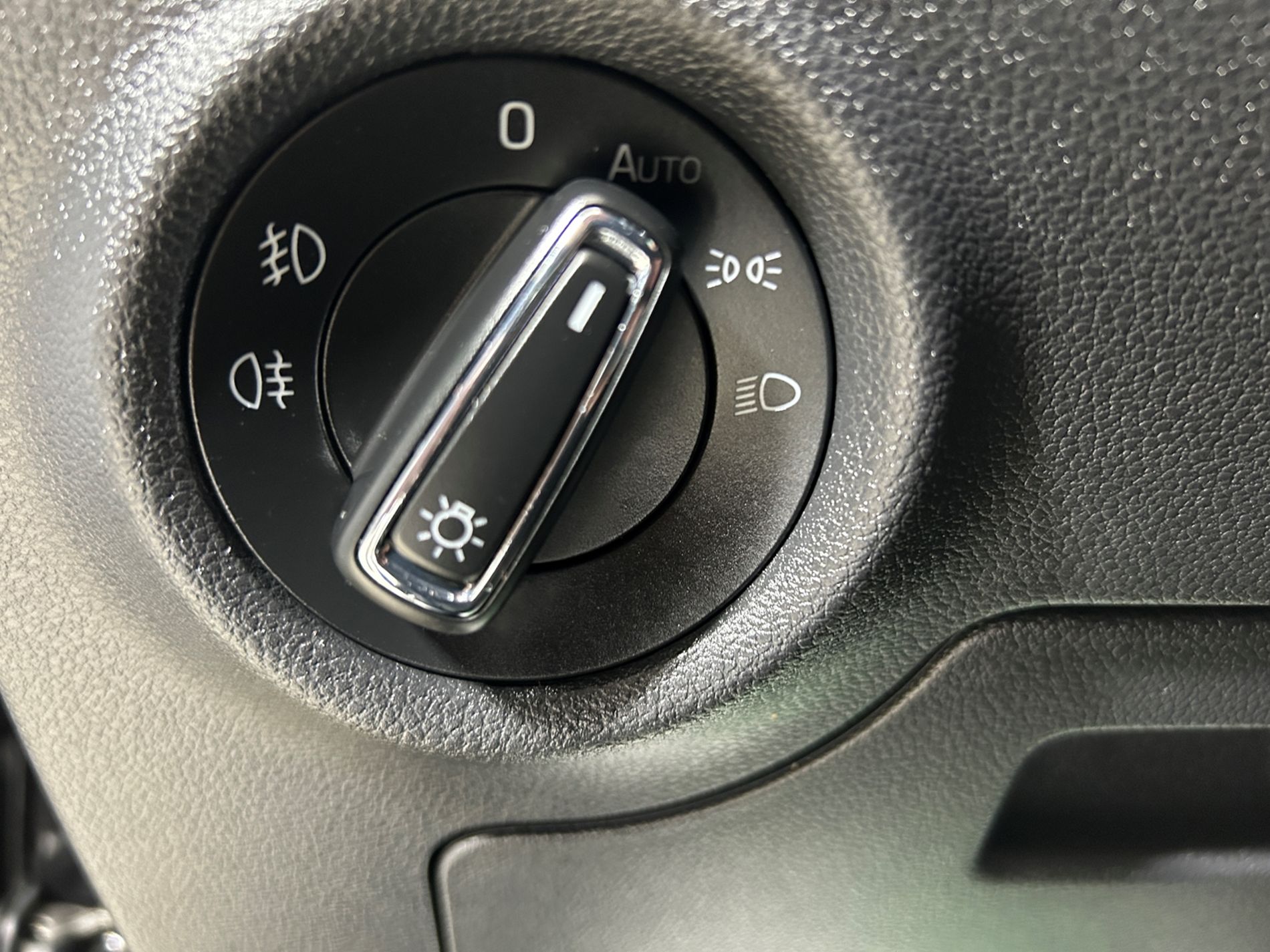 Skoda Kamiq 1.0 tsi Scoutline 110 cv dsg - Autoviemme