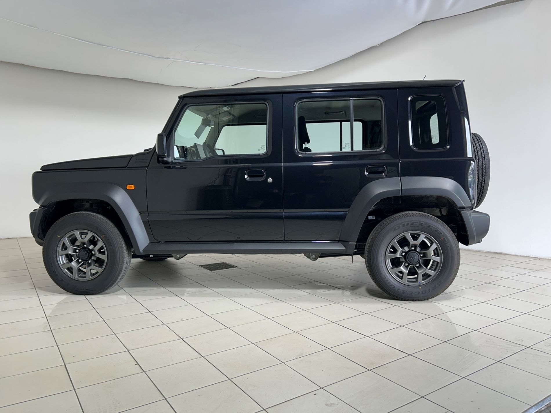 Suzuki Jimny 1.5 Cambio Automatico 5 porte 4 posti - Autoviemme