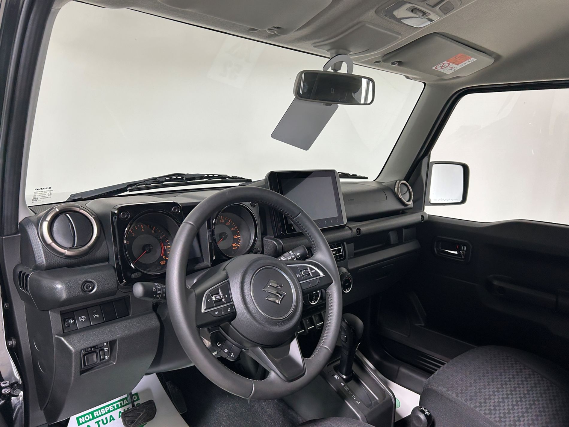 Suzuki Jimny 1.5 Cambio Automatico 5 porte 4 posti - Autoviemme
