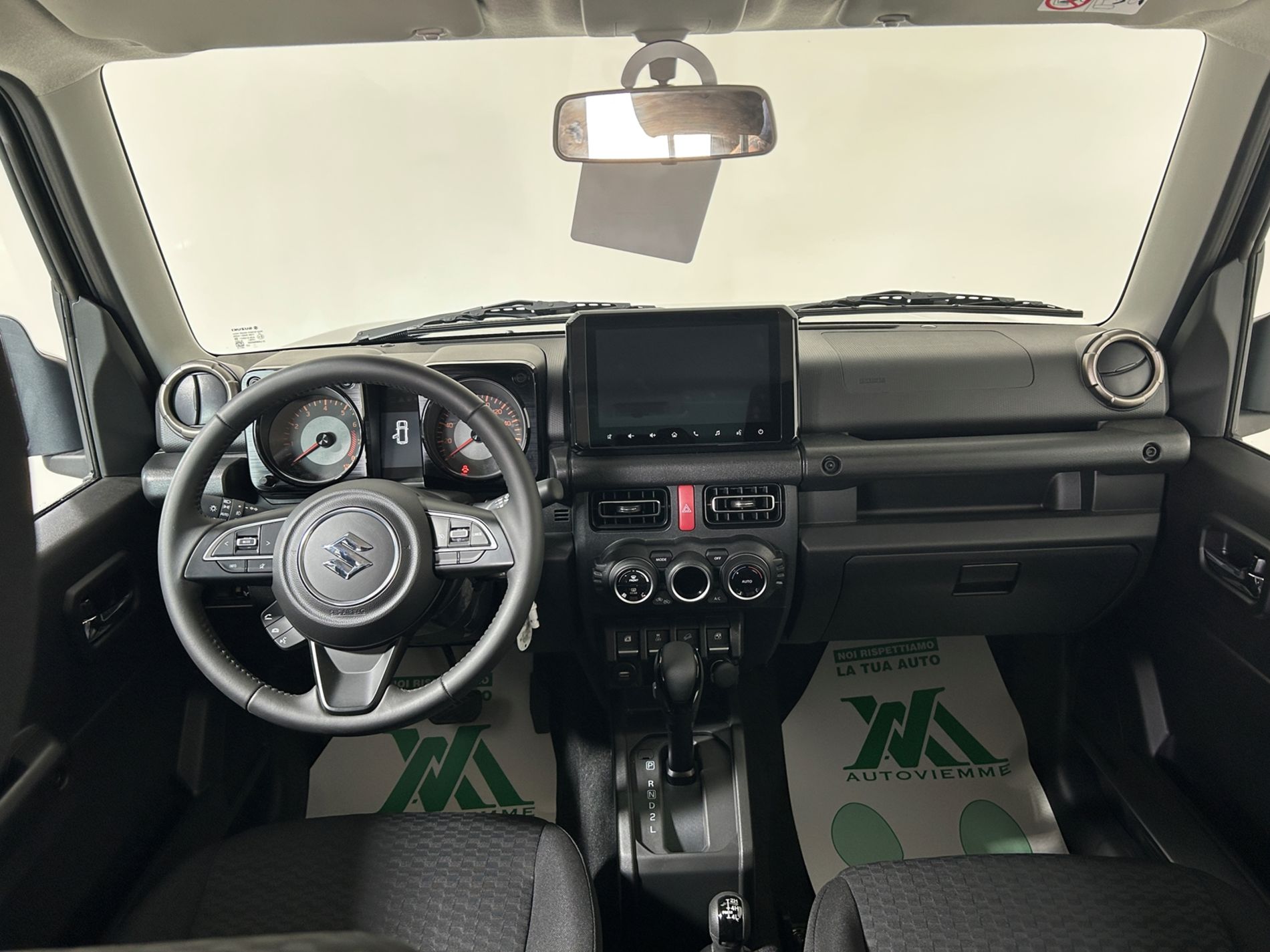 Suzuki Jimny 1.5 Cambio Automatico 5 porte 4 posti - Autoviemme