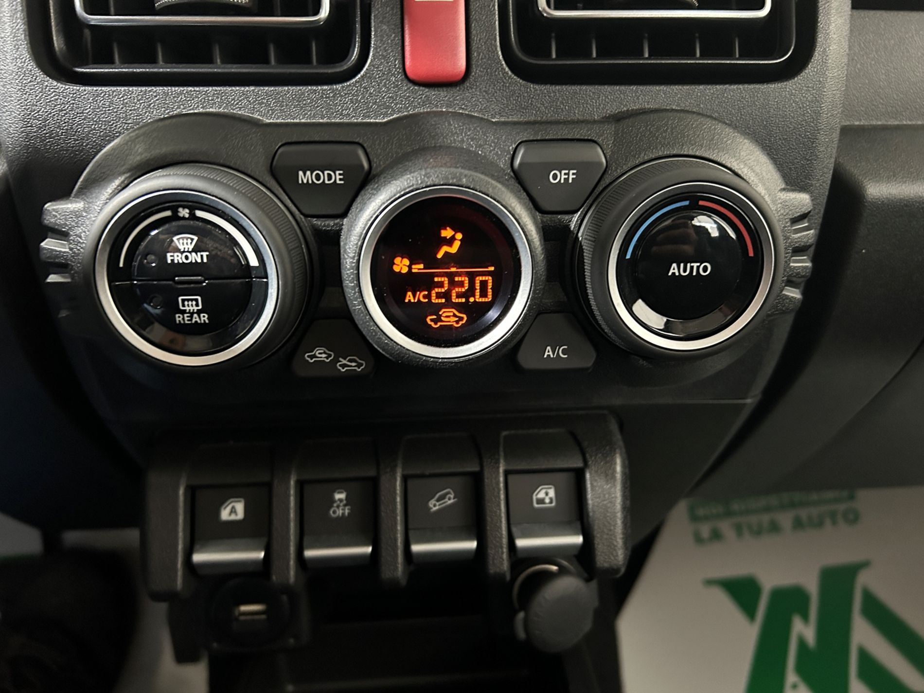Suzuki Jimny 1.5 Cambio Automatico 5 porte 4 posti - Autoviemme