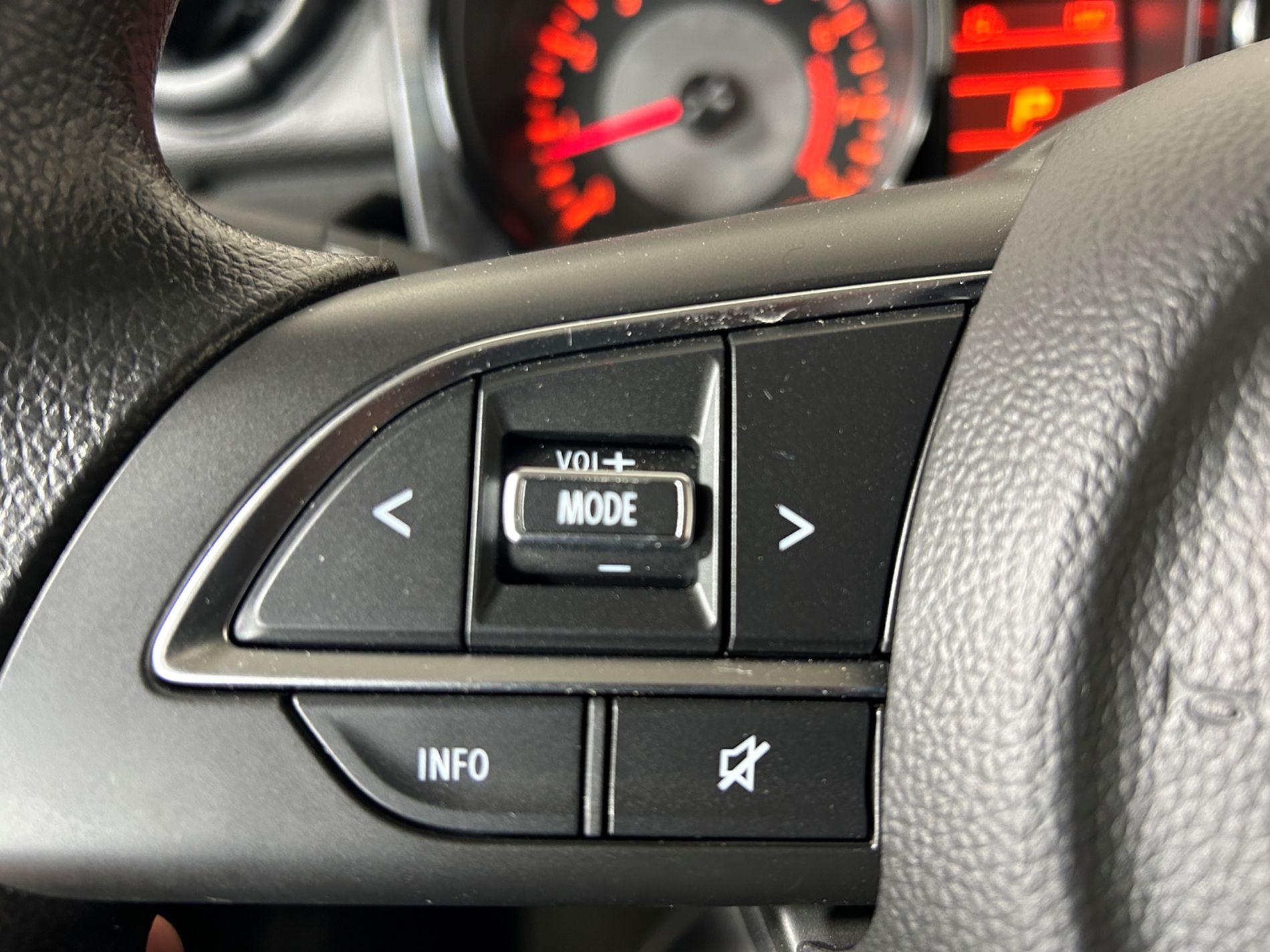 Suzuki 1.5 3p GL Autovettura 4 posti - Autoviemme