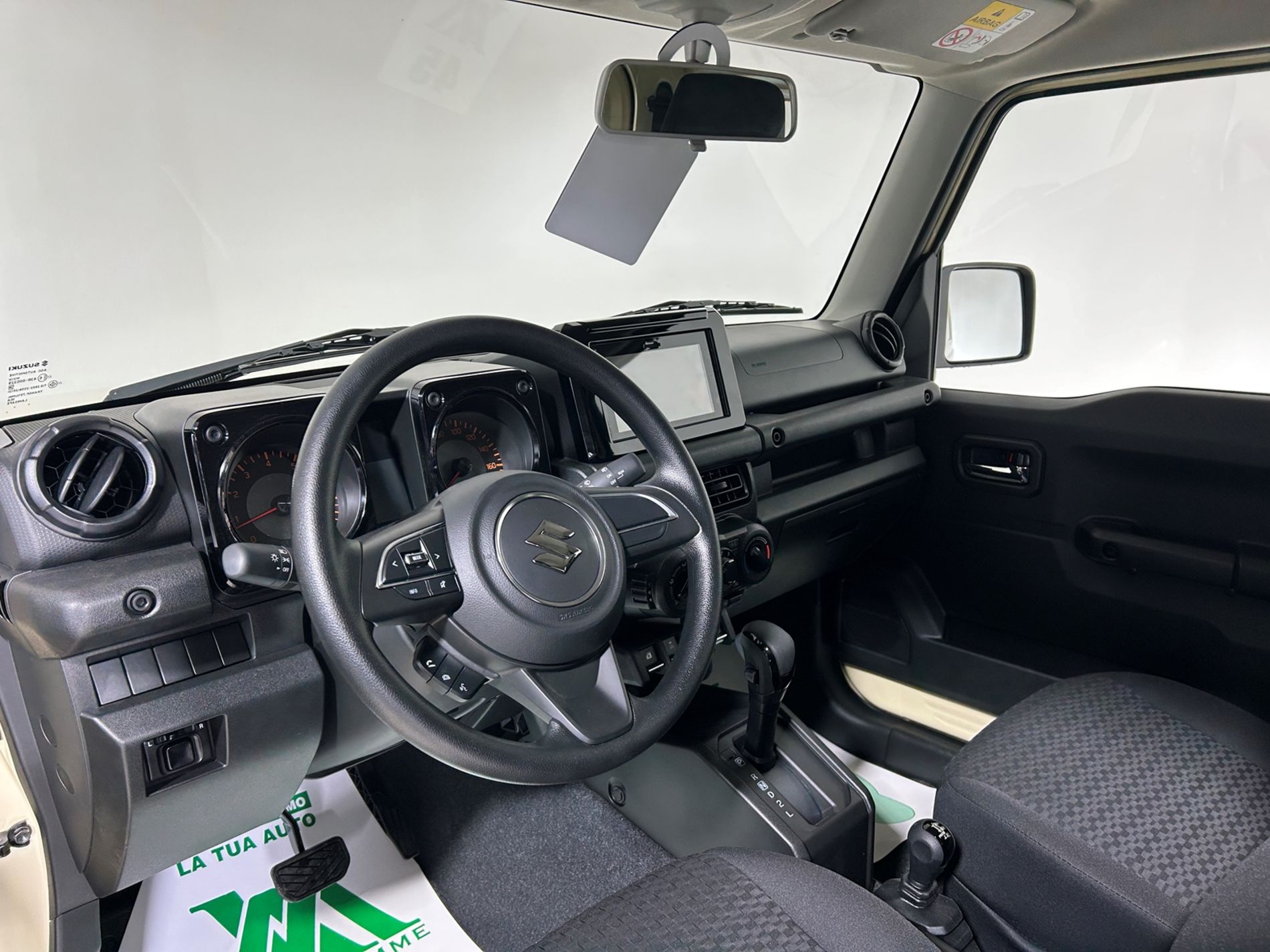 Suzuki Jimny GLX - Autoviemme