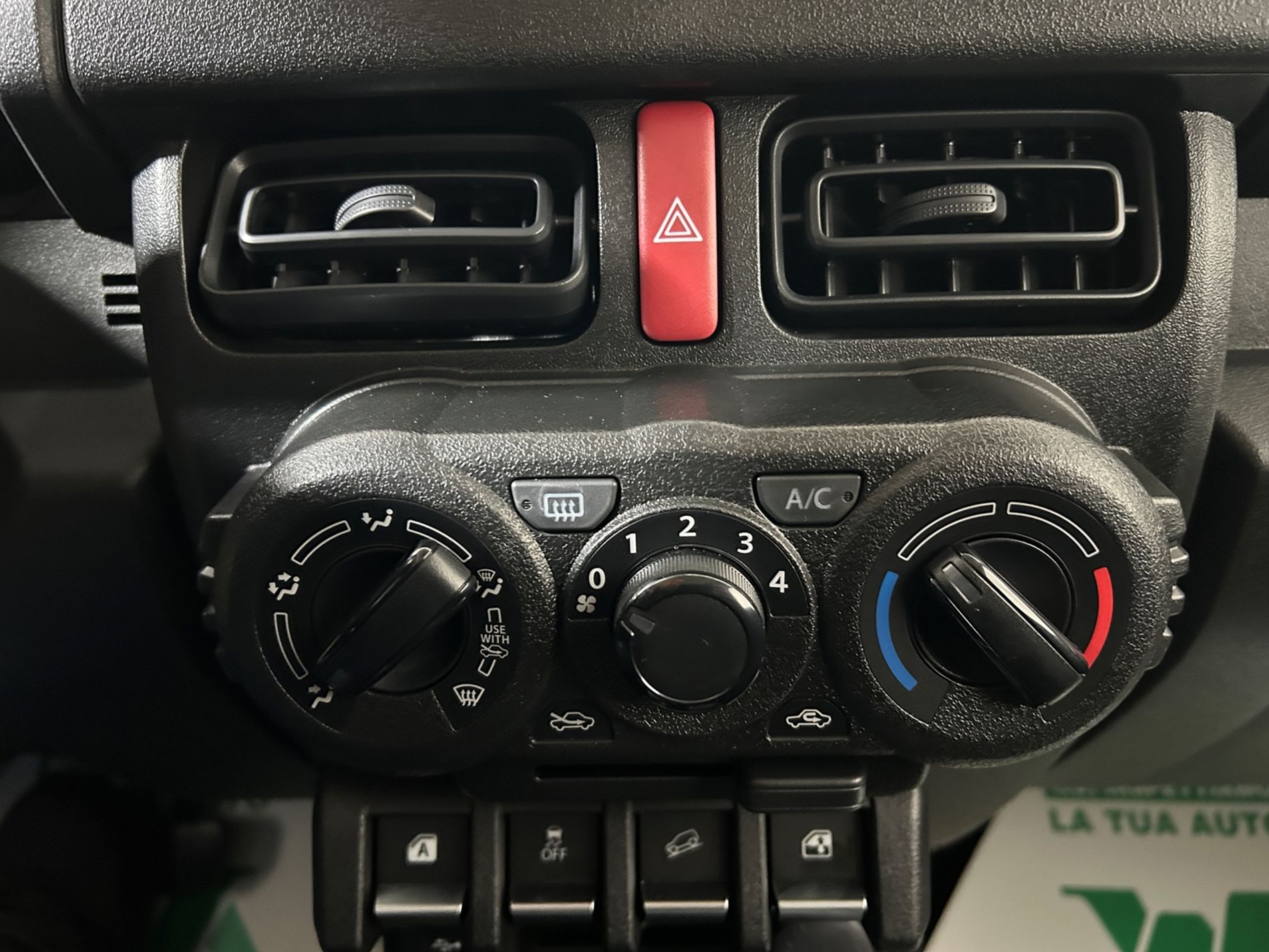 Suzuki Jimny GLX - Autoviemme