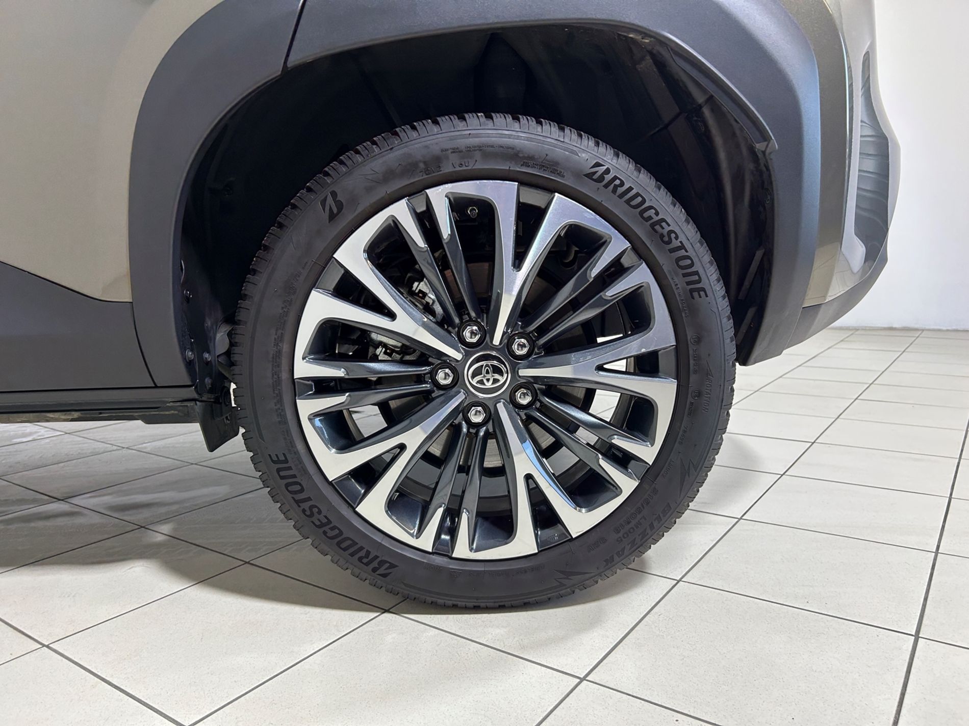 Yaris Cross Lounge 130cv - Autoviemme