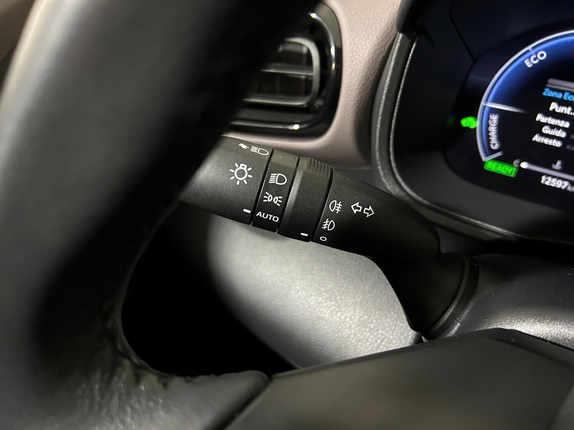 Yaris Cross Lounge 130cv - Autoviemme