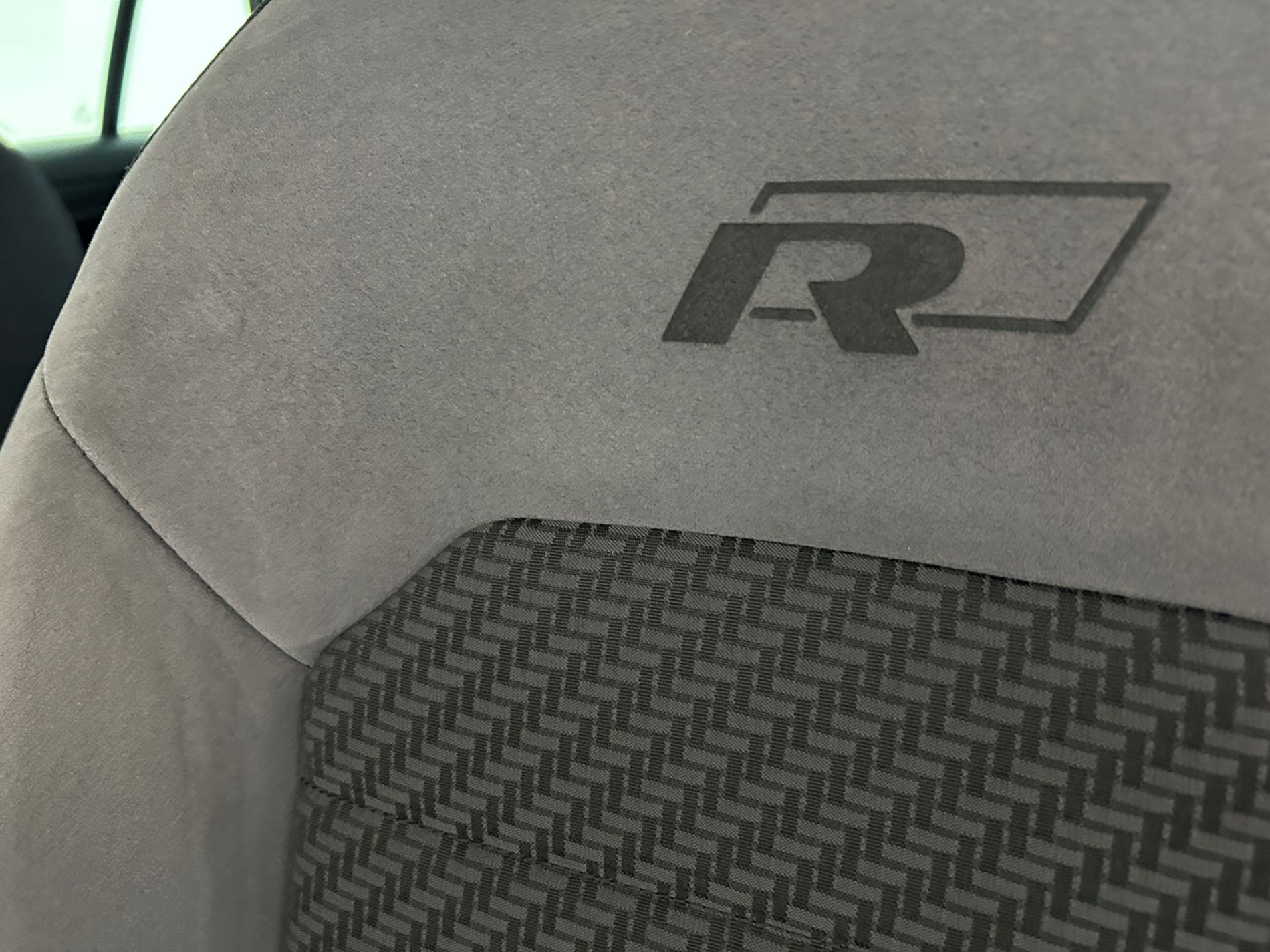 Volkswagen Golf 5 porte 1.6 tdi Sport R-Line 115 cv - Autoviemme