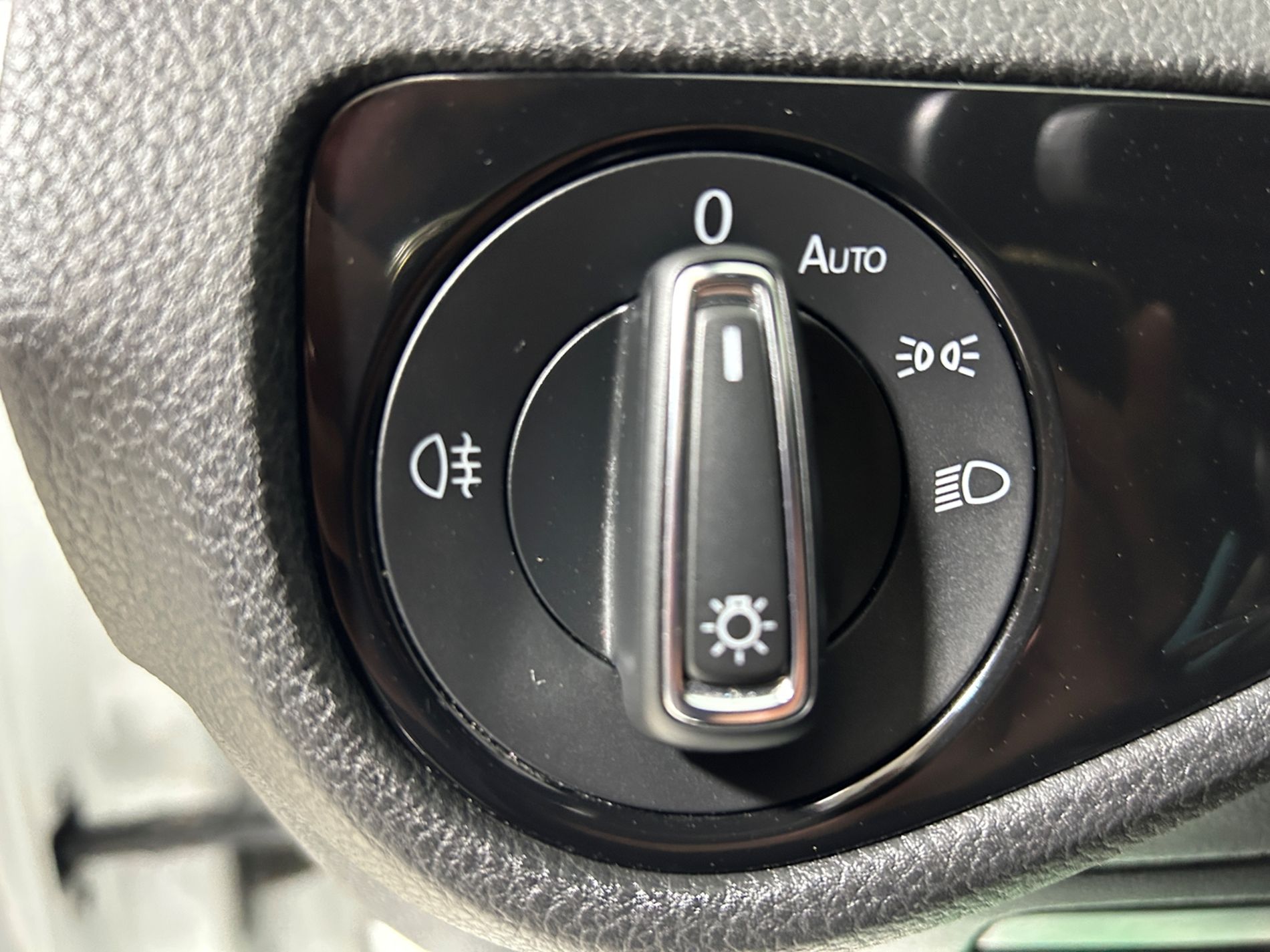 Volkswagen Golf 5 porte 1.6 tdi Sport R-Line 115 cv - Autoviemme