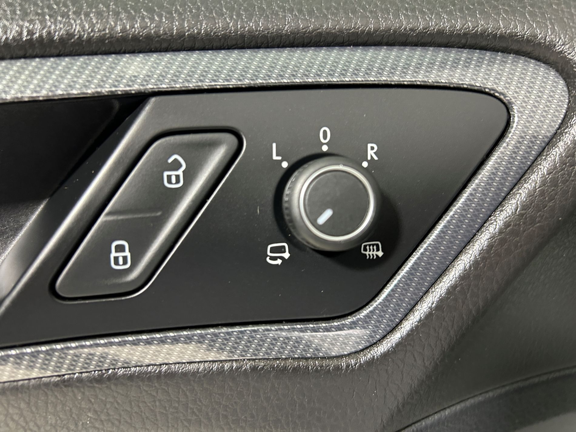 Volkswagen Golf 5 porte 1.6 tdi Sport R-Line 115 cv - Autoviemme