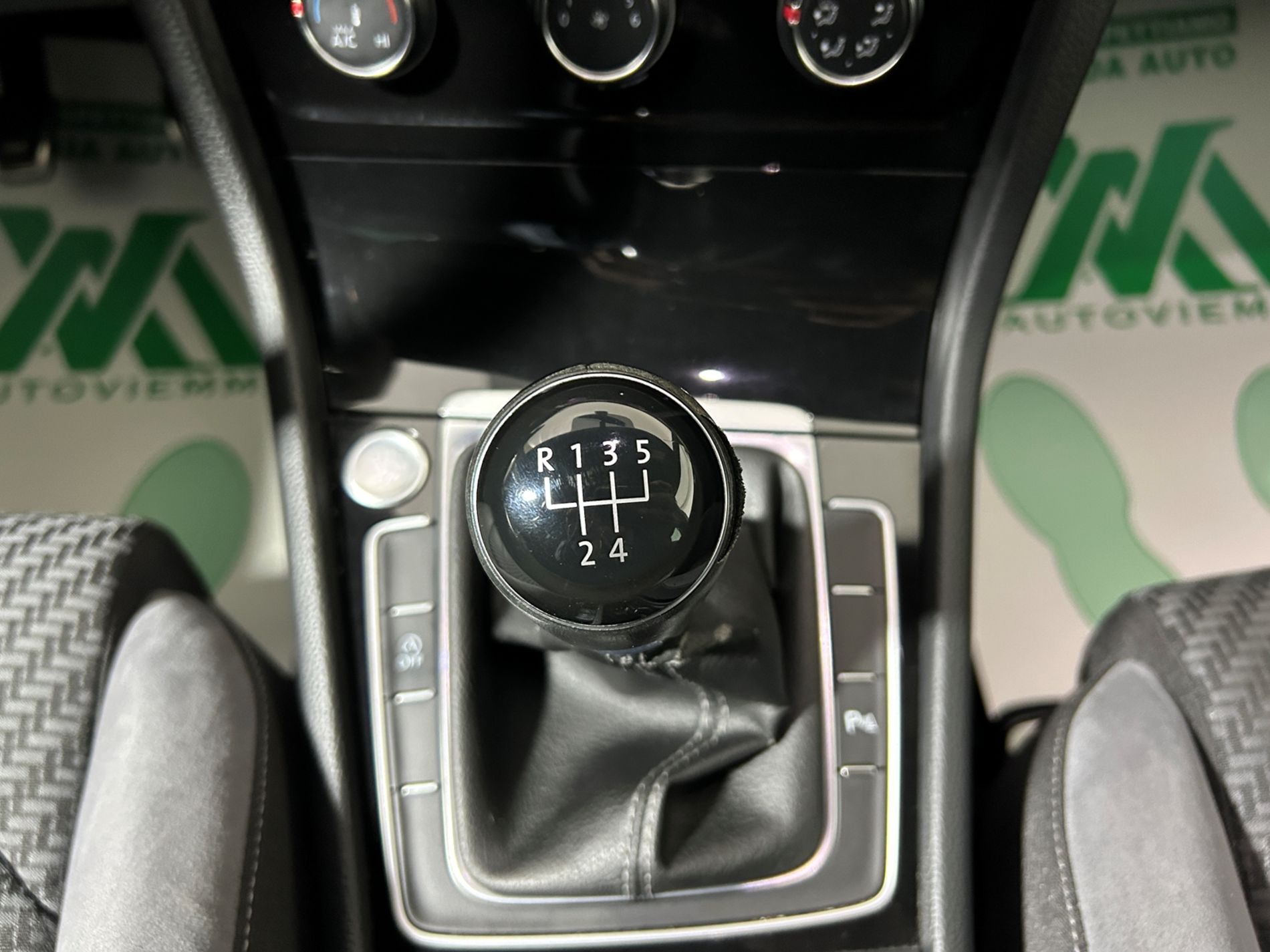 Volkswagen Golf 5 porte 1.6 tdi Sport R-Line 115 cv - Autoviemme