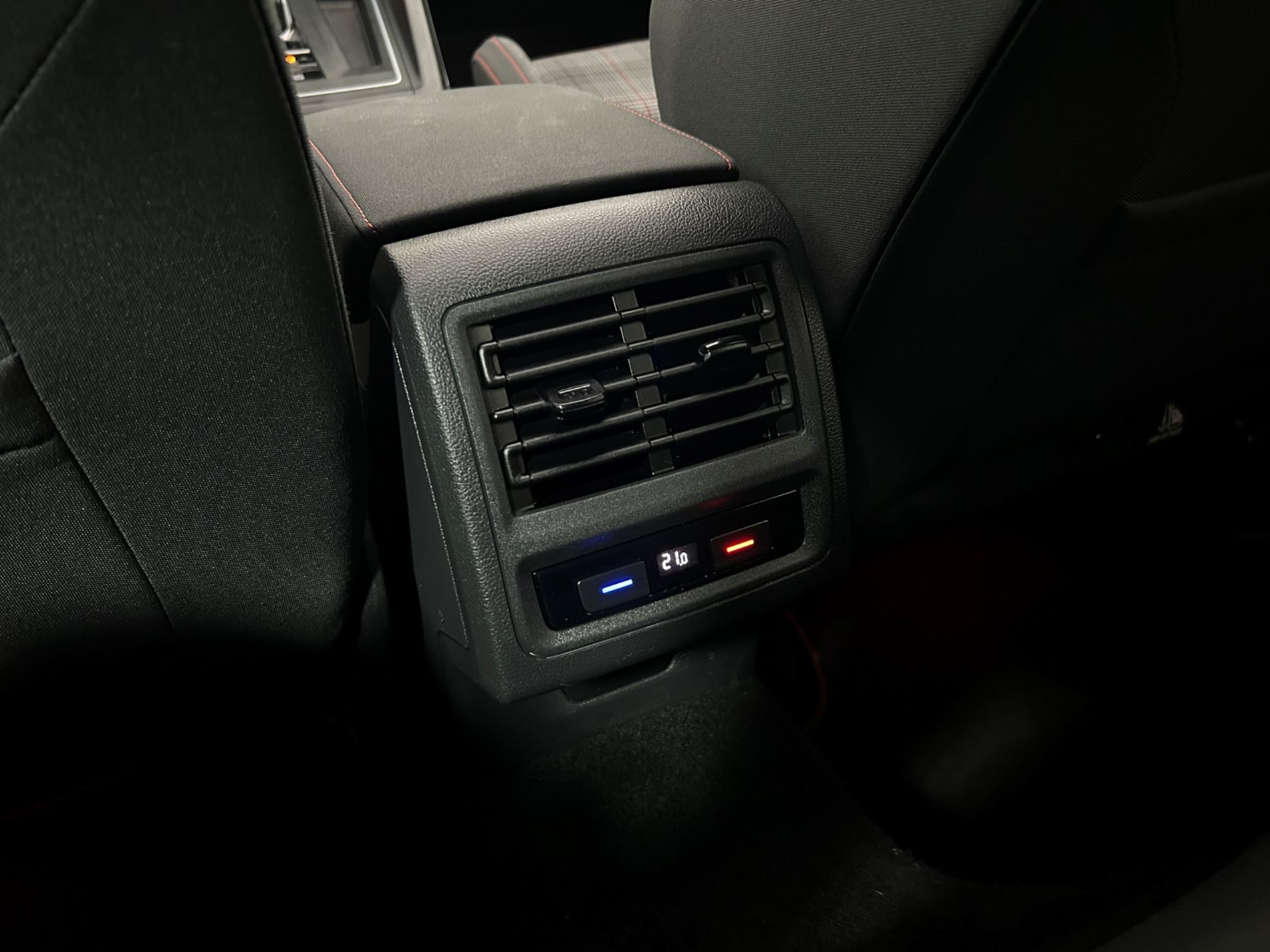 Golf GTI 2.0 245cv dsg - Autoviemme