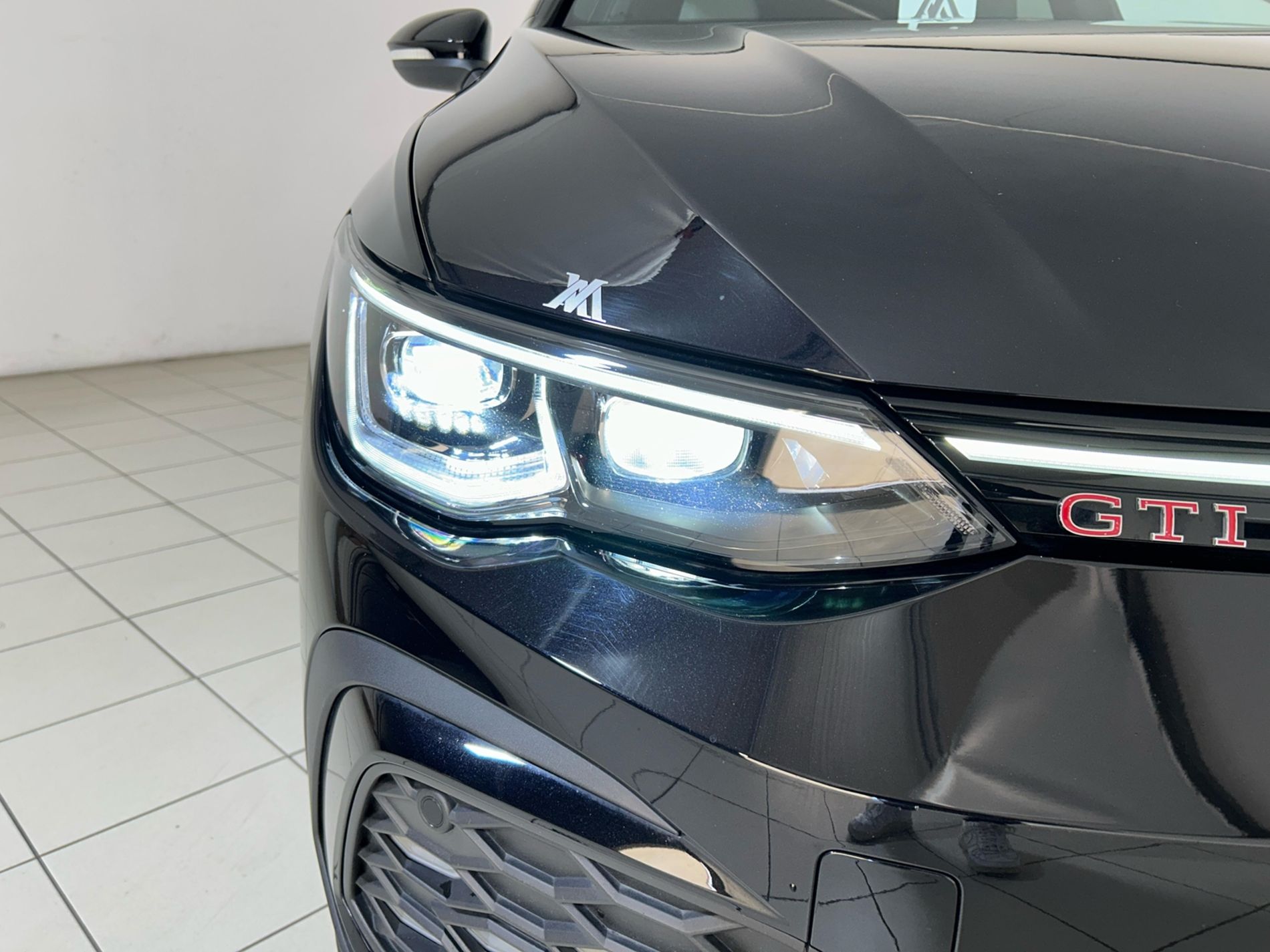 Volkswagen Golf GTI 245cv - Autoviemme