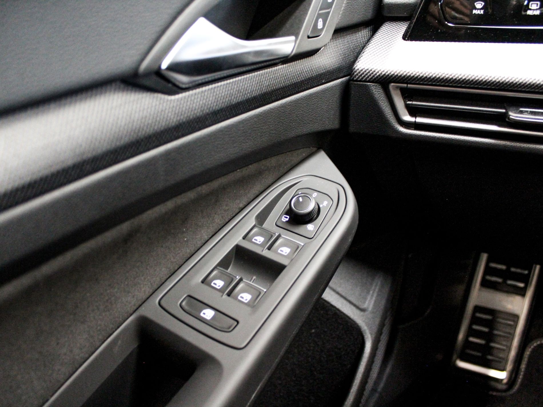 Golf 2.0 tdi R-Line Plus 150cv dsg - Autoviemme