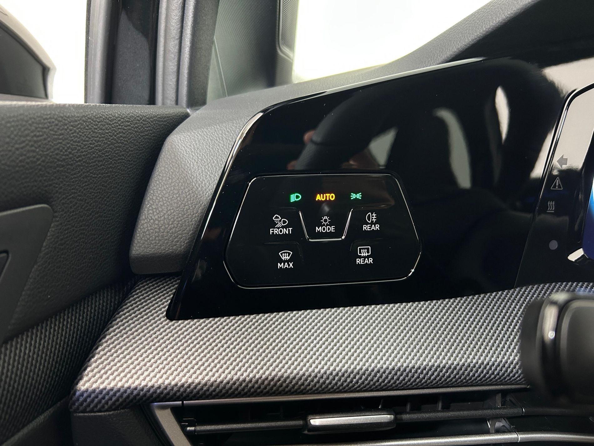 Golf 2.0 tdi R-Line Plus 150cv dsg - Autoviemme