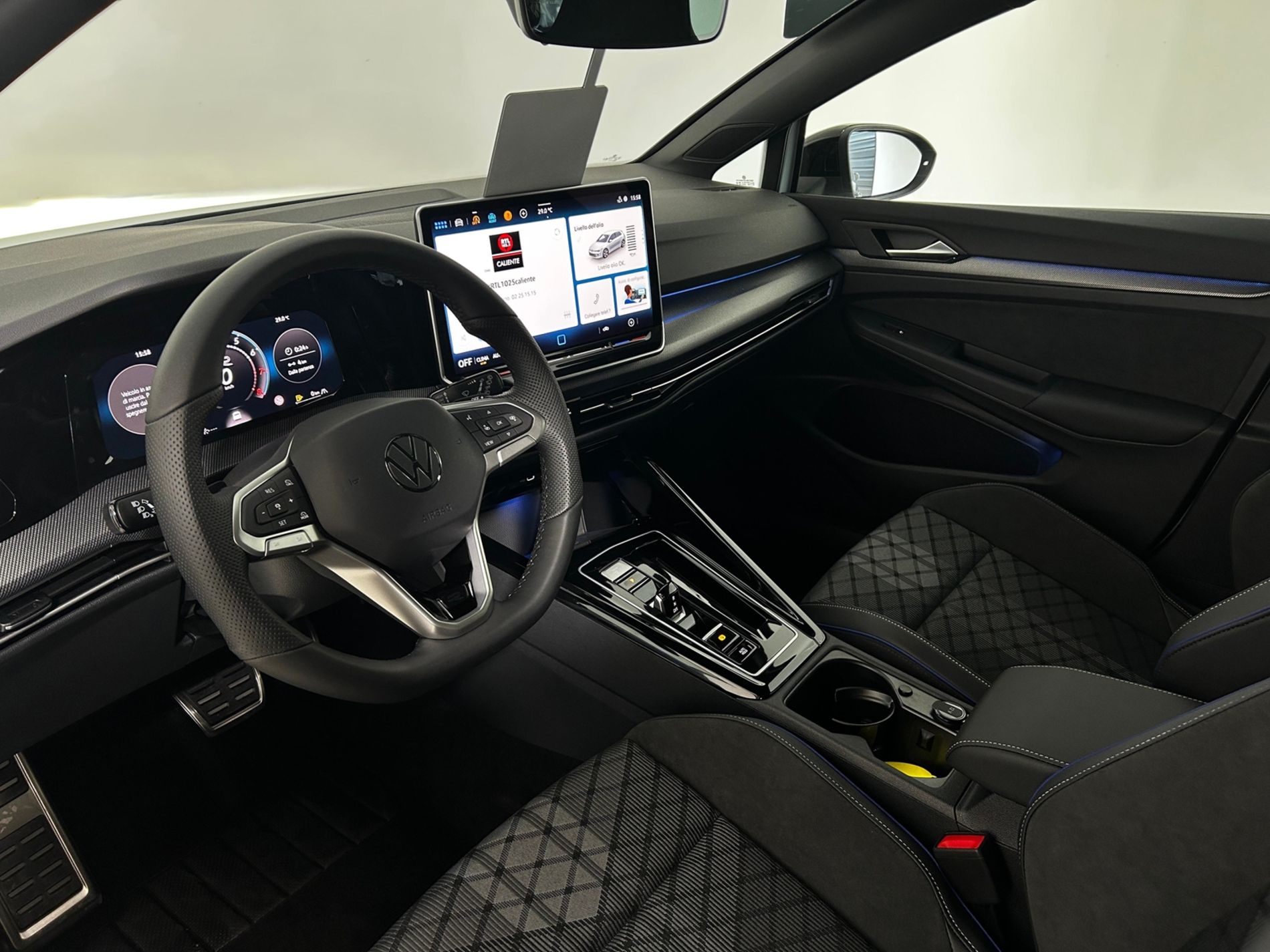 Golf 1.5 R-Line Plus 150cv dsg - Autoviemme