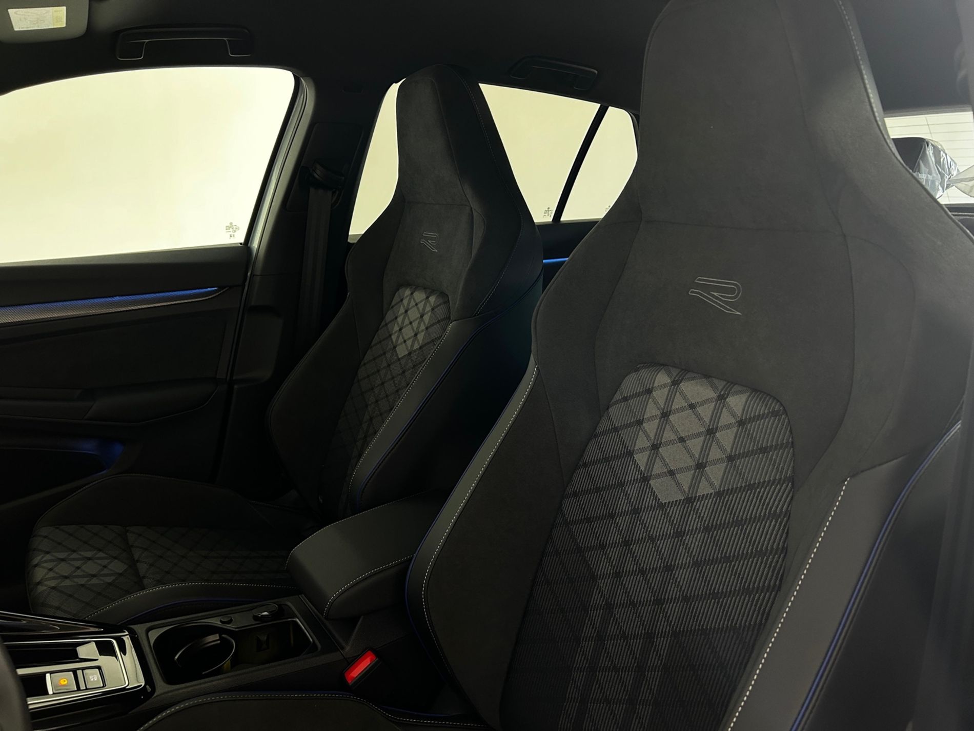 Golf 1.5 R-Line Plus 150cv dsg - Autoviemme