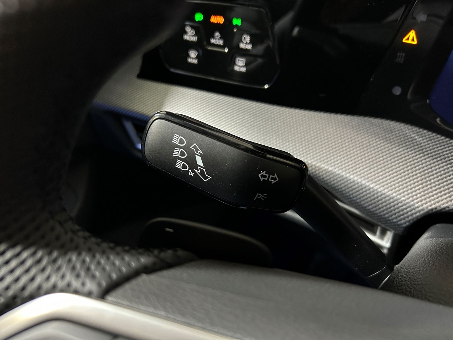 Golf R-Line 150cv dsg - Autoviemme