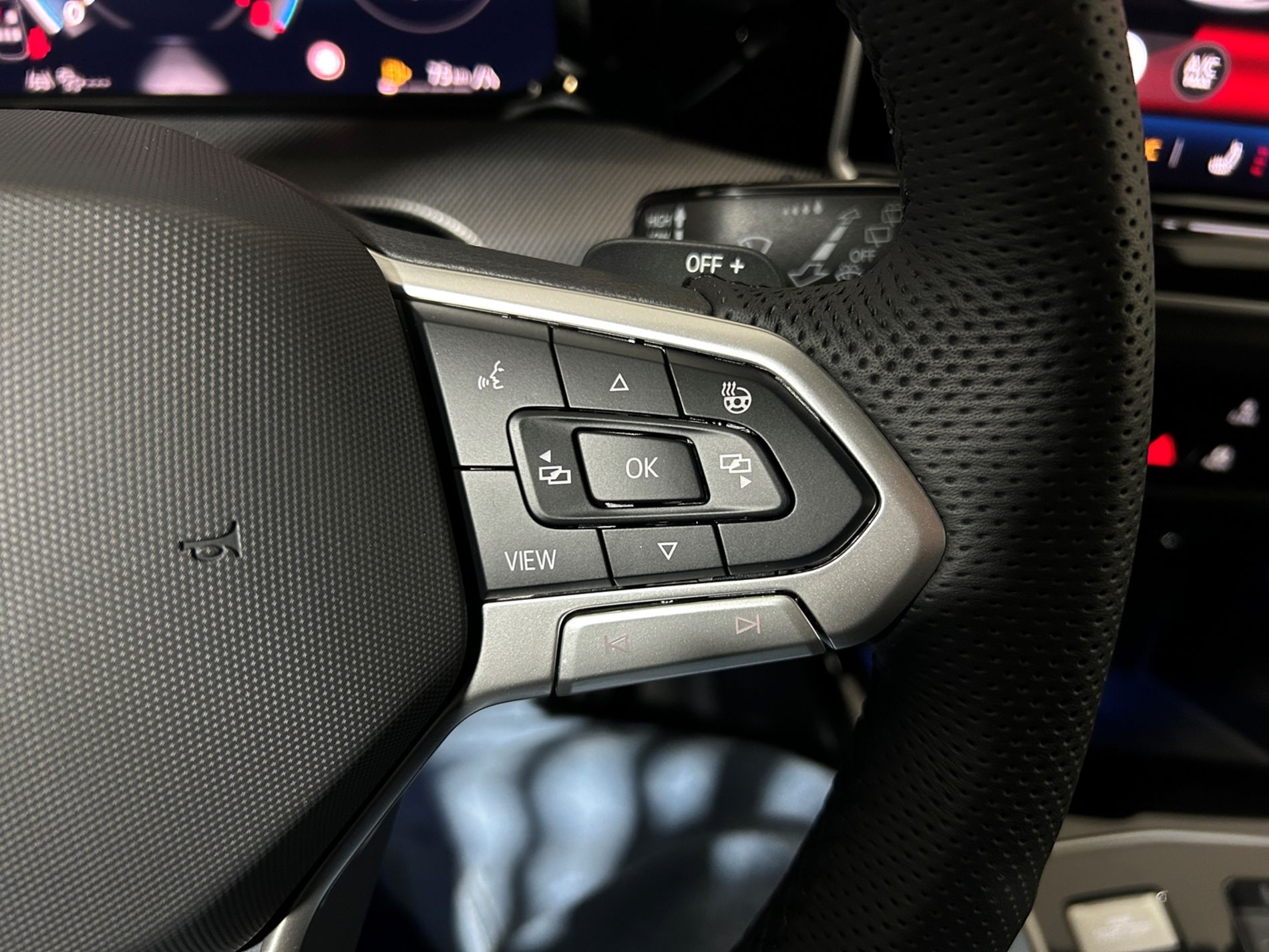 Golf R-Line 150cv dsg - Autoviemme