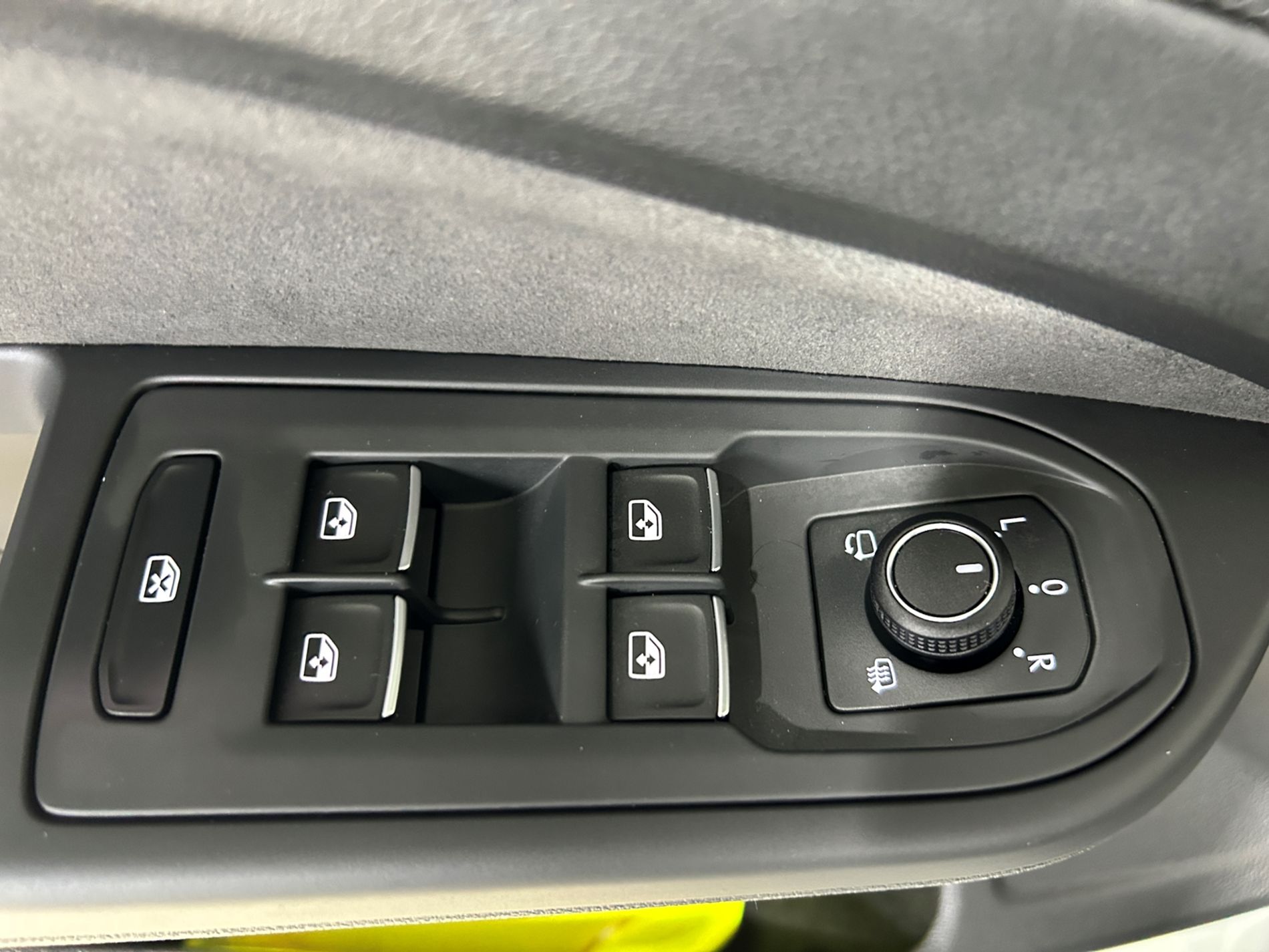 Golf 1.5 etsi R-Line 150cv dsg - Autoviemme