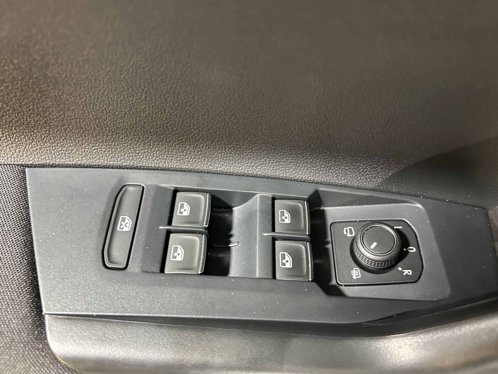 Vw Polo 1.0 tsi Edition 50 95 cv dsg tetto apribile - Autoviemme