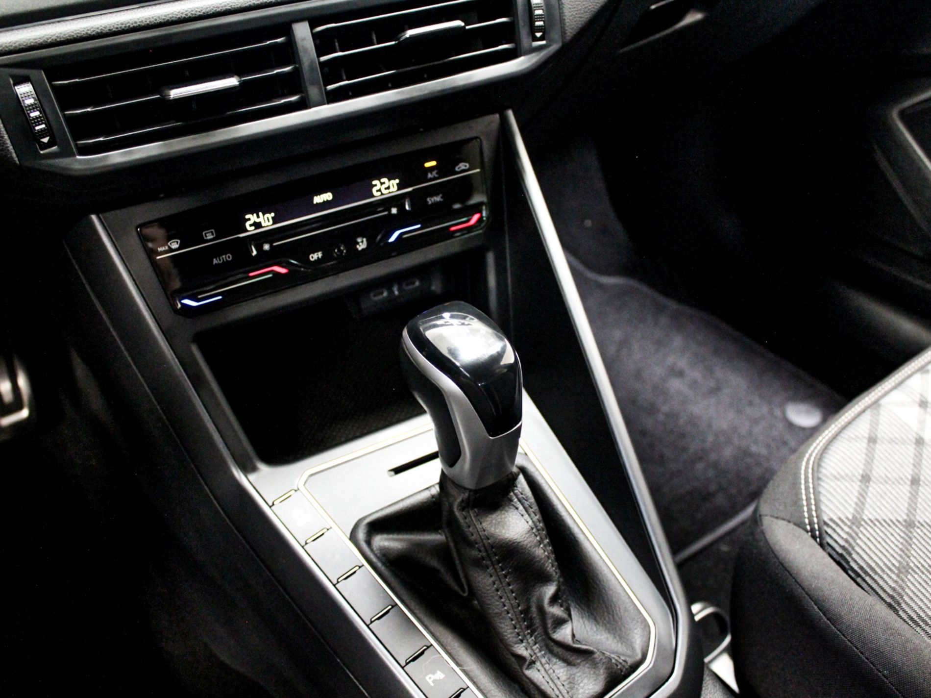 Polo 1.0 tsi R-Line 95cv dsg - Autoviemme