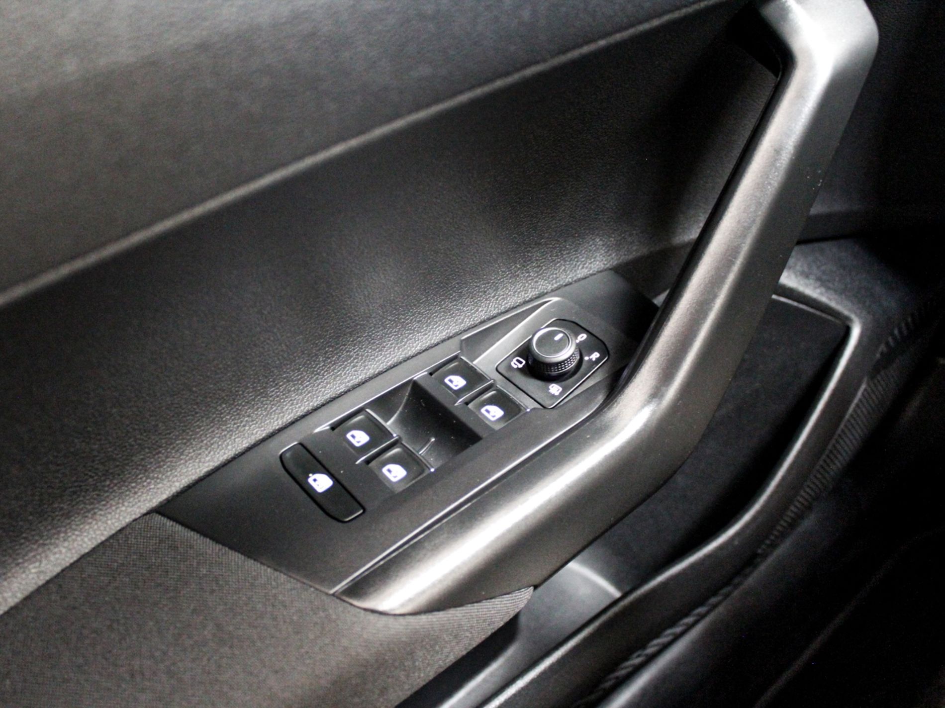 Polo 1.0 tsi R-Line 95cv dsg - Autoviemme