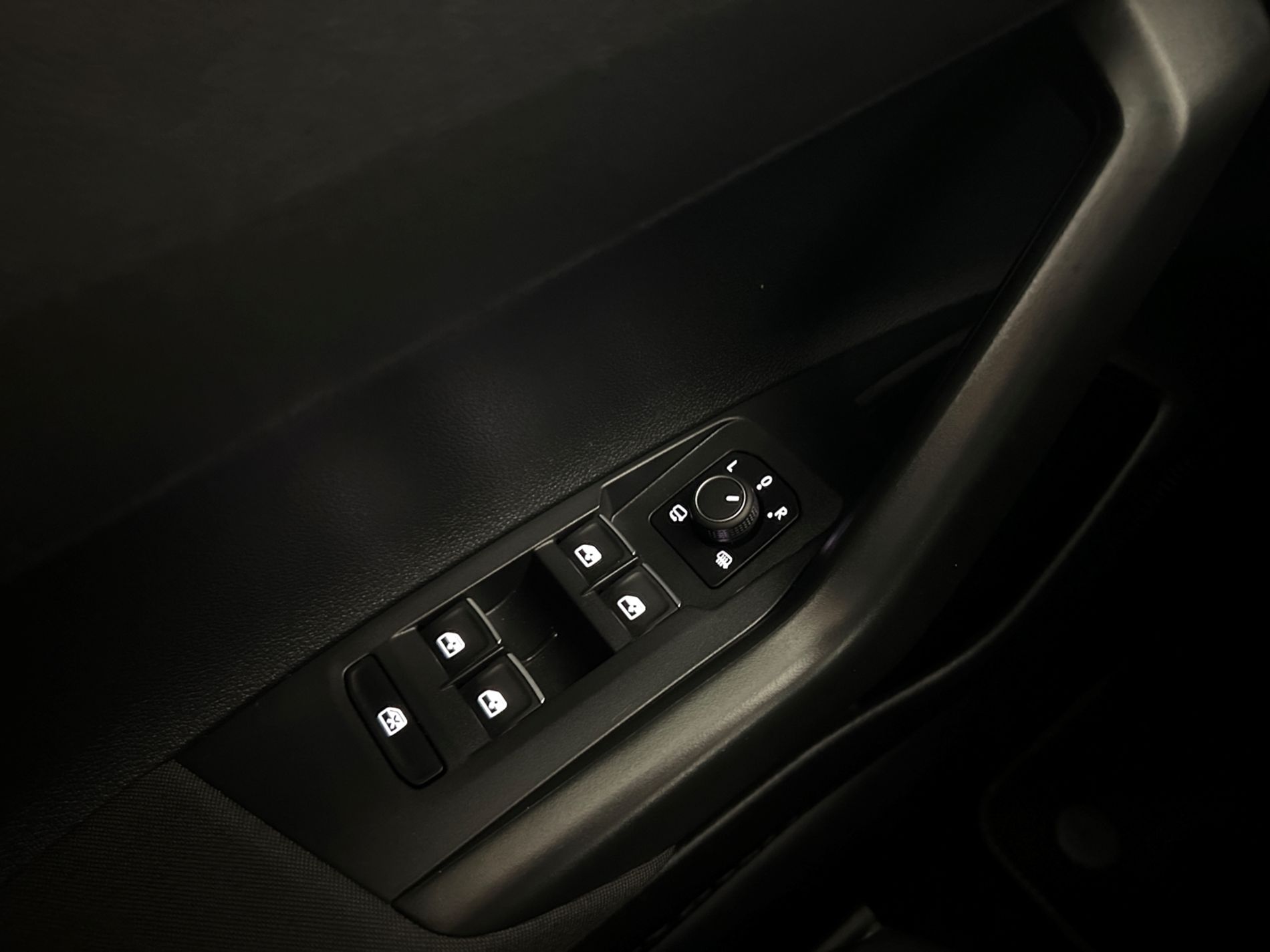 Polo R-Line 110cv dsg - Autoviemme