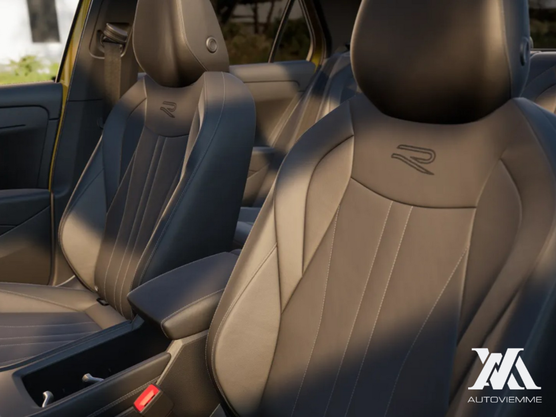 Volkswagen T-Roc 1.5 etsi R-Line 150cv dsg   - Autoviemme