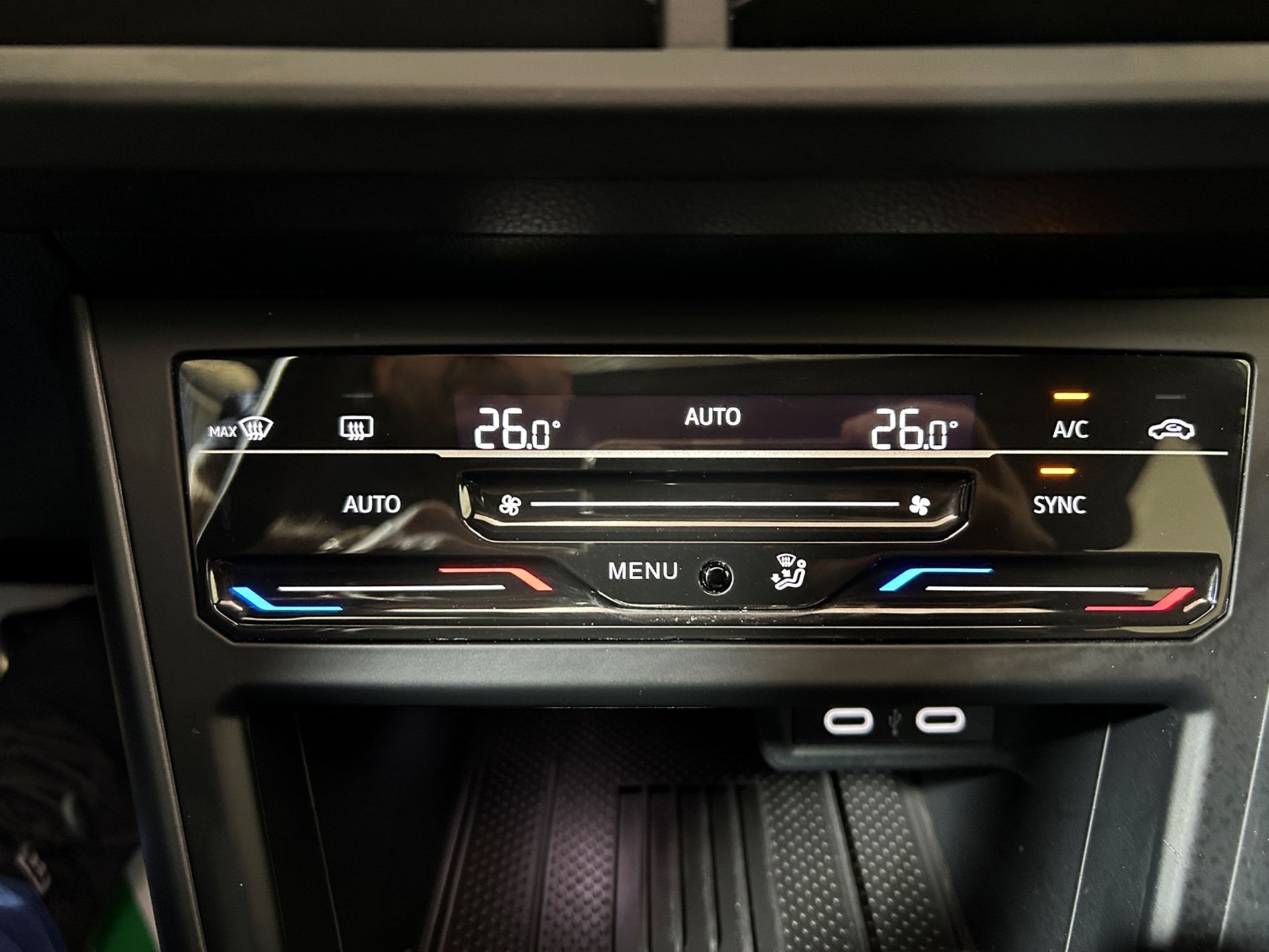 Volkswagen Taigo 1.0 tsi R-Line 115 cv dsg tetto apribile - Autoviemme