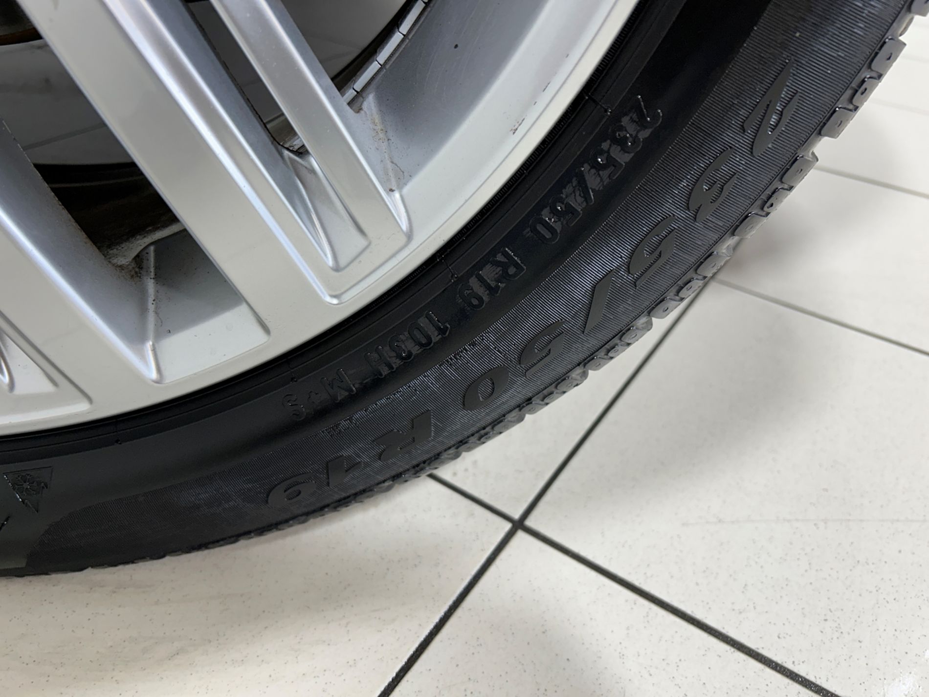 Tiguan R-Line DSG - Autoviemme