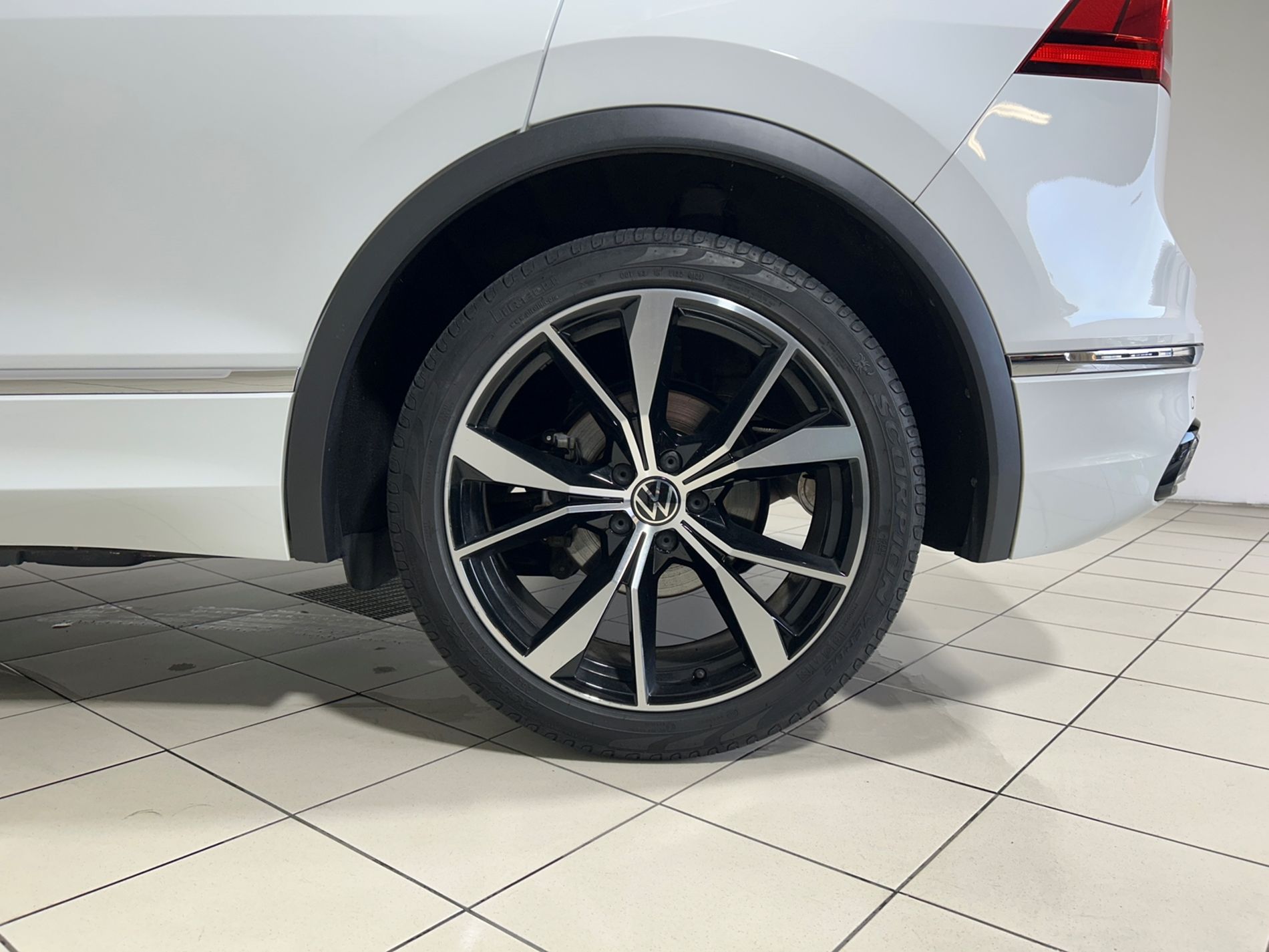 Tiguan R-Line DSG - Autoviemme