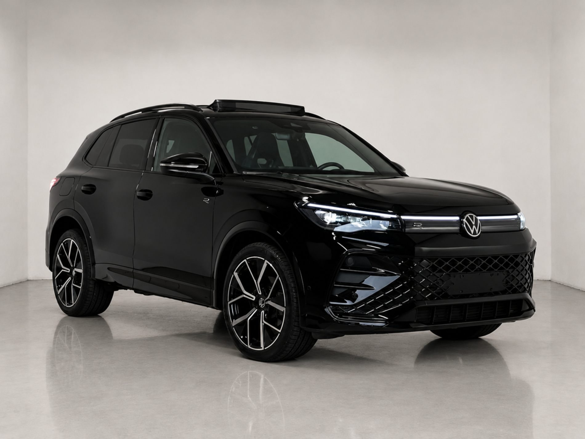 Tiguan 1.5 etsi R-Line Plus 150cv dsg - Autoviemme